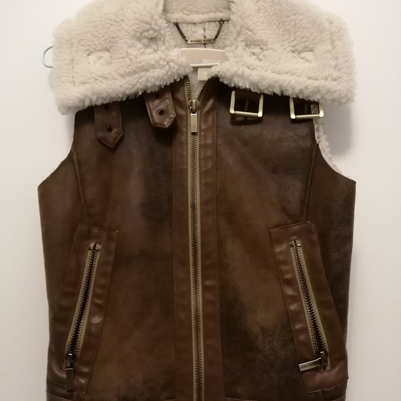 Like brand new. - Picture 2 of 13